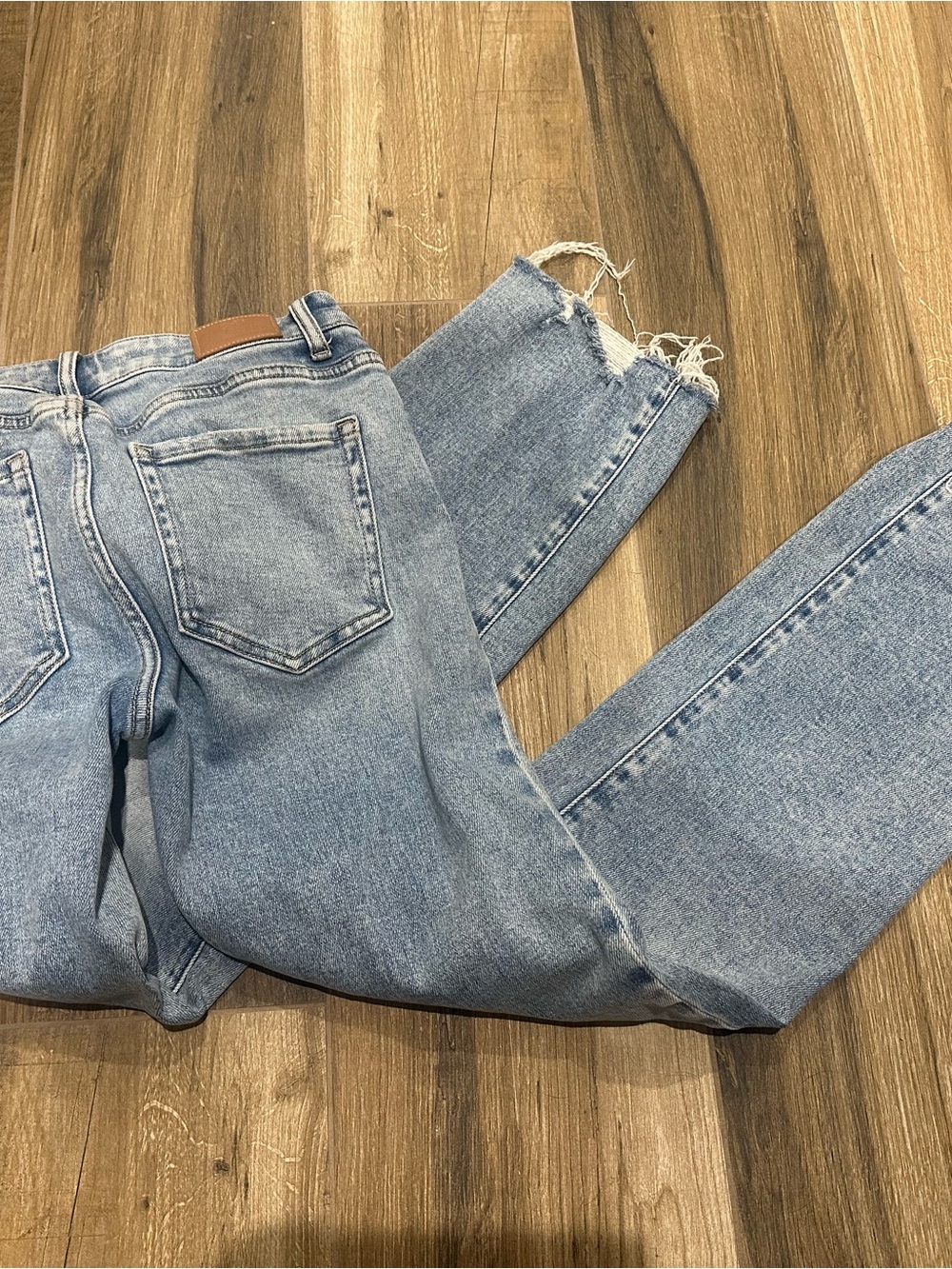 BKE Payton Cropped Straight Jeans - Picture 2 of 4